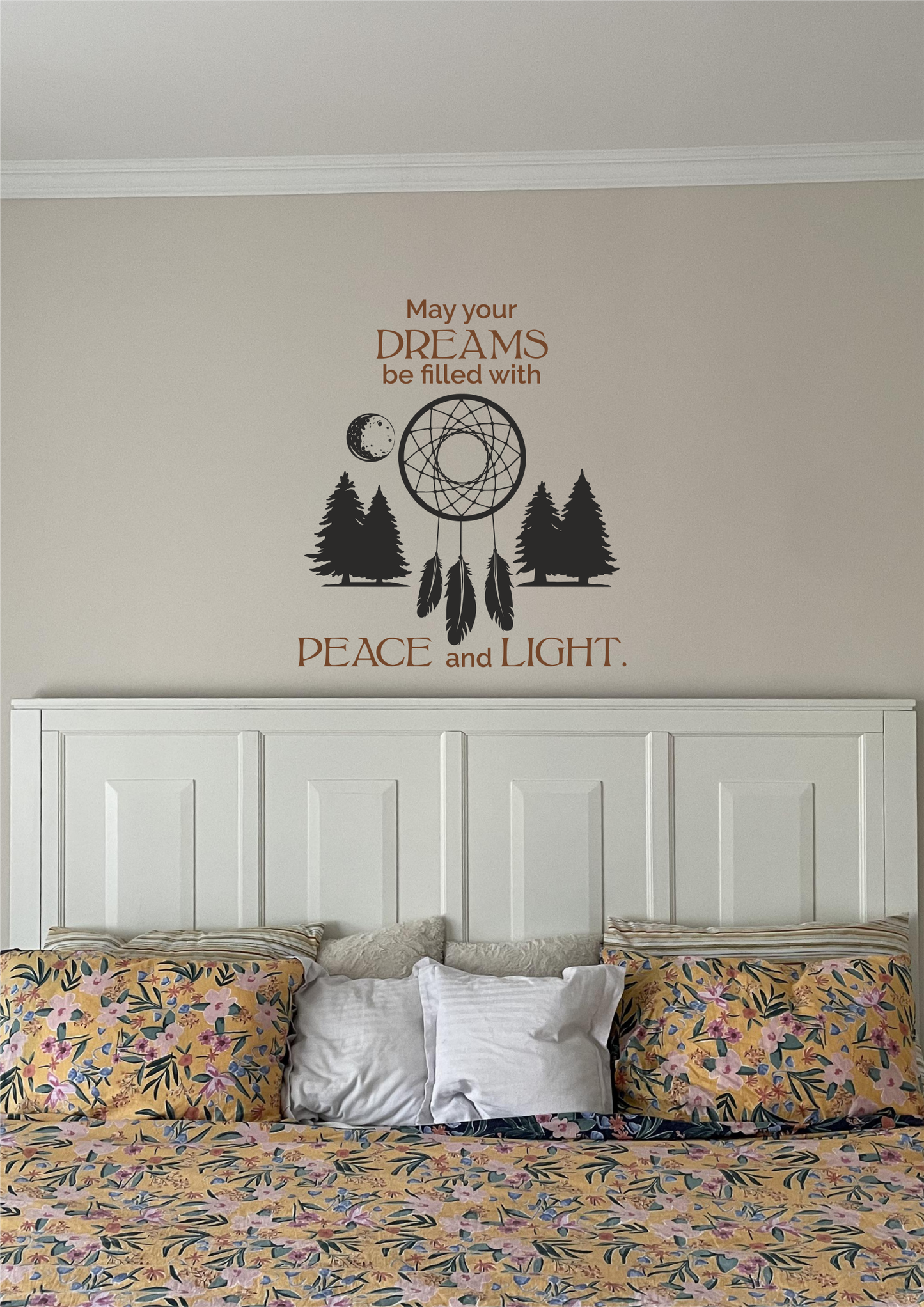 Dreamcatcher Serenity – Bedroom Wall Art Decal